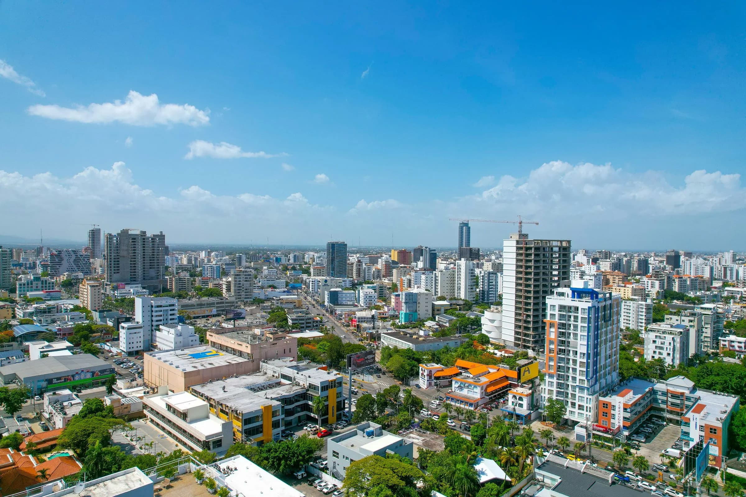 Vista aérea de edificios residenciales y de oficinas.